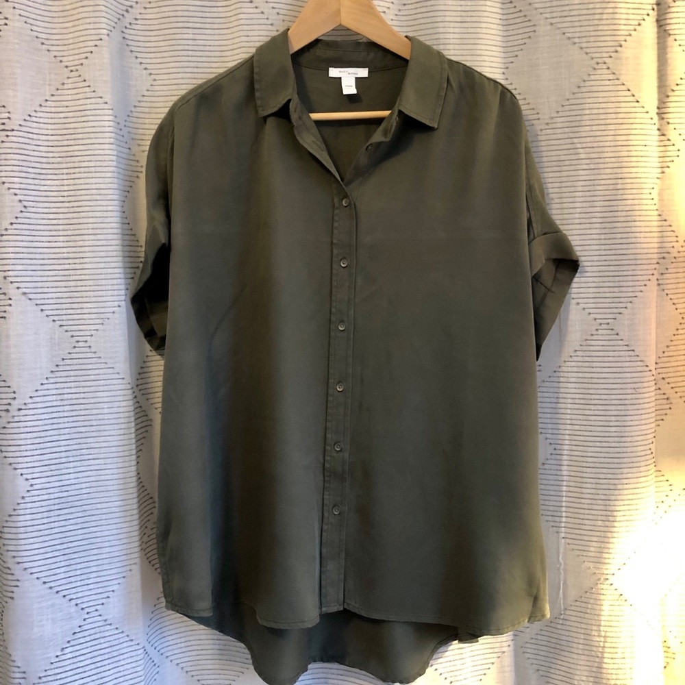 NWT Daily Ritual short sleeve button down